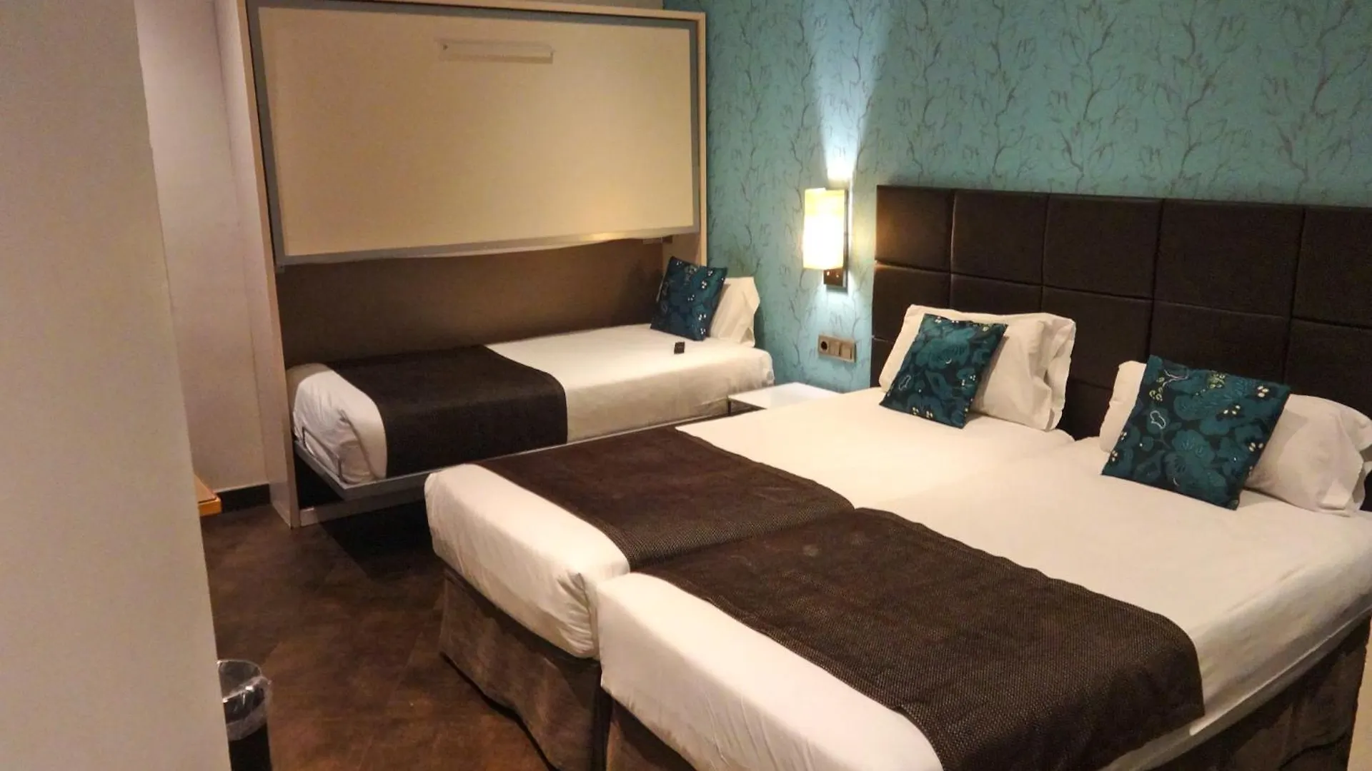 ברצלונה Hotel Lloret Ramblas 0*,  ספרד
